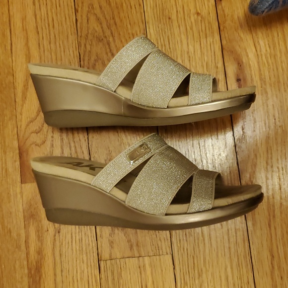 Anne Klein Women's Gold Sparkle Wedge Sandals - Picture 12 of 13